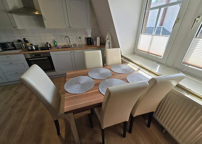 44m2 Im Zittauer Stadtzentrum Innenstadt Innenring Lage Markt Und Rathaus Naehe شقة *